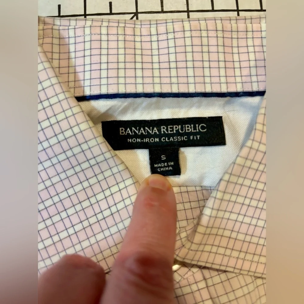 Banana Republic Men’s Size Small Pink Non Iron Classic‎ Fit Button Down Shirt
